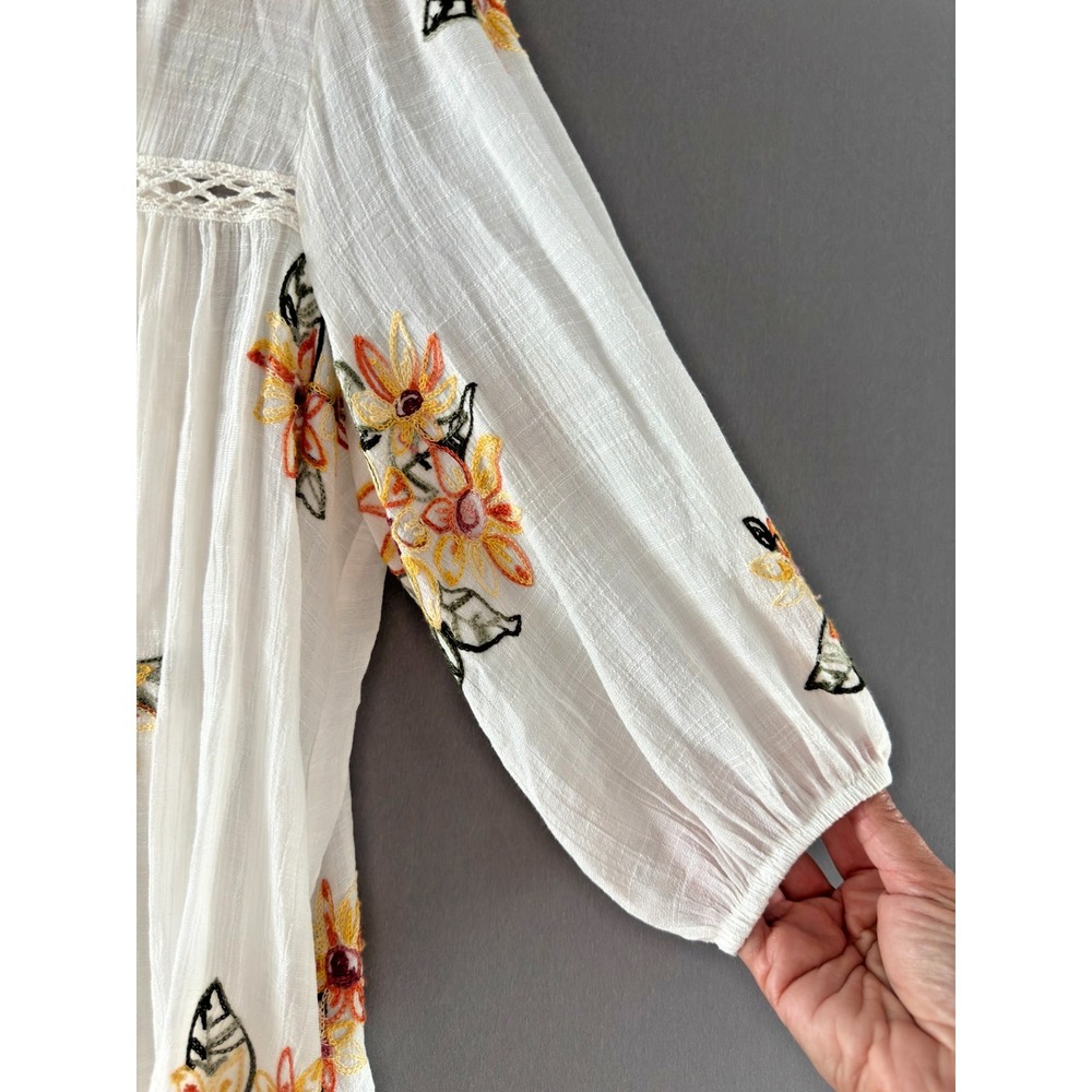 Rose & Everly Sunflower Embroidered Lace Inset Boho Cottage Blouse NWT Women's M - Picture 4 of 12